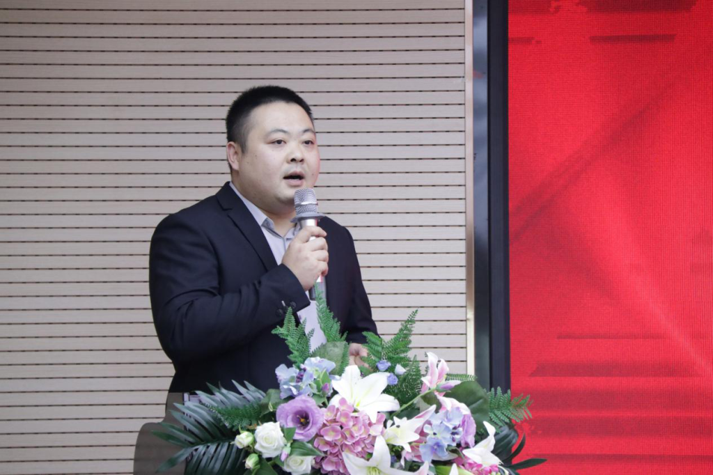 “《你好大妈》·百消丹全民健康行”战略合作签约仪式郑州举行