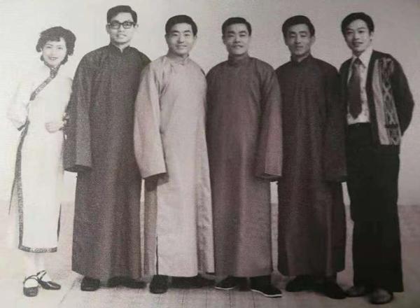 庞小漪：1981年苏州人家的全家福