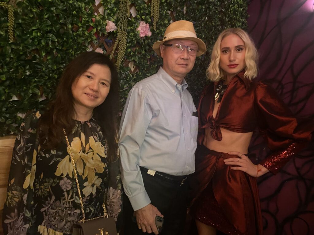 大爱中华文明，大爱华夏服装