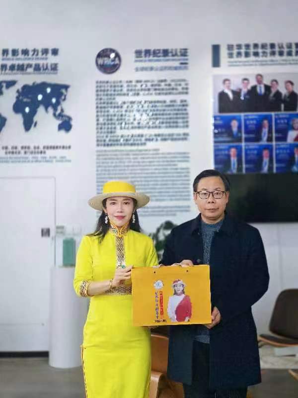 陈恩田会晤世界和平亲善会共商促进祖国和平统一