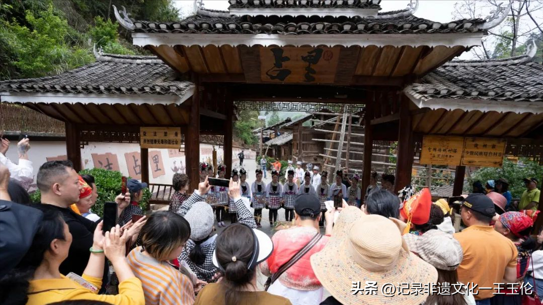 贵州从江：侗家小村寨变身旅游景区，占里景区今天开园迎客