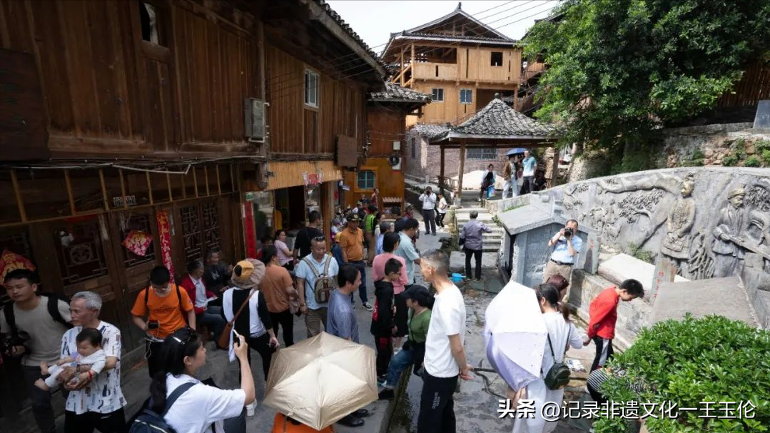 贵州从江：侗家小村寨变身旅游景区，占里景区今天开园迎客
