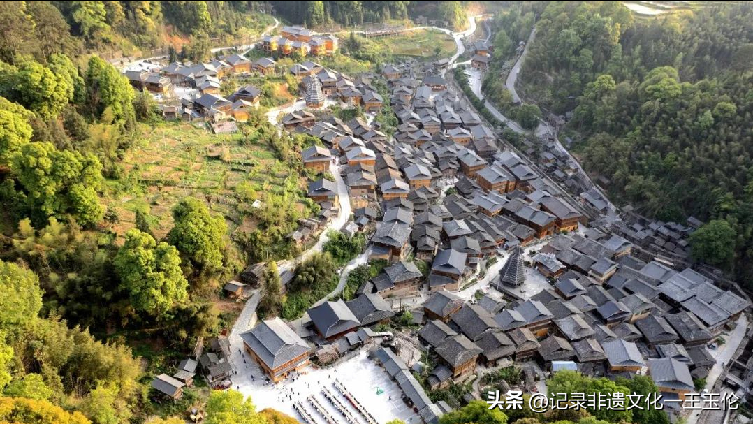 贵州从江：侗家小村寨变身旅游景区，占里景区今天开园迎客