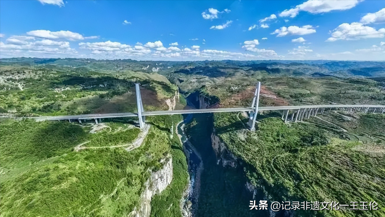 毕节：万桥飞架看中国奋斗