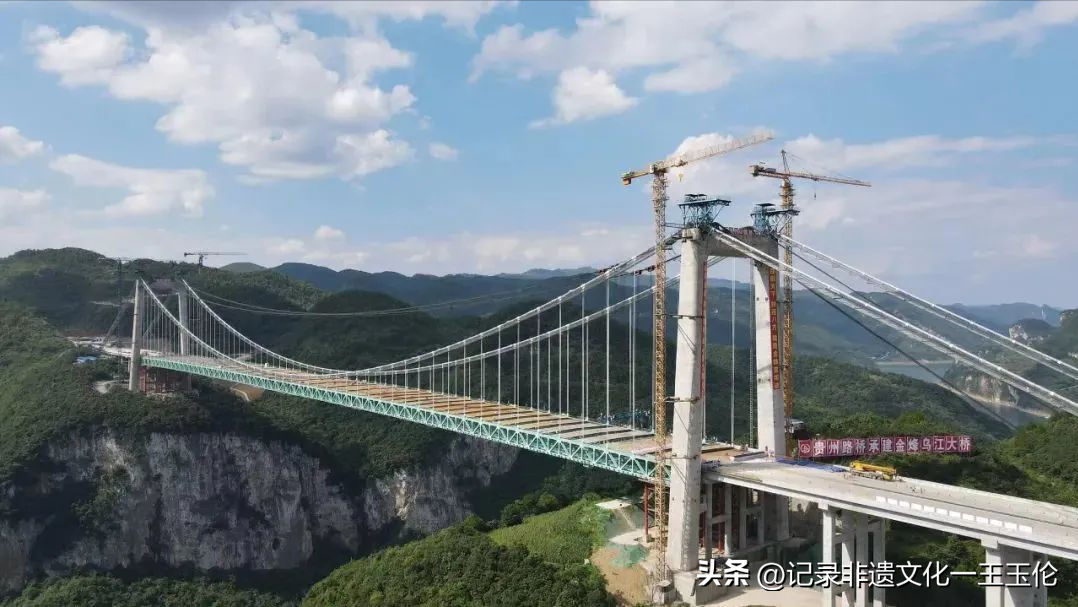 毕节：万桥飞架看中国奋斗