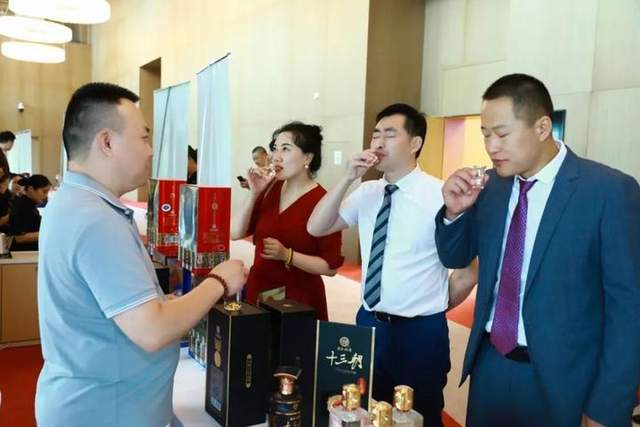 陕西白水杜康作为官方唯一指定用酒,亮相2023驻华使节进航城暨亚非经贸合作洽谈会