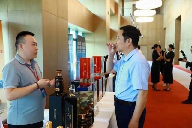陕西白水杜康作为官方唯一指定用酒,亮相2023驻华使节进航城暨亚非经贸合作洽谈会