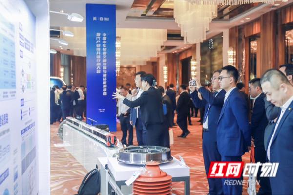 湖南株洲：签约49批次 中国中车携手链上合作伙伴加速产业链高质量发展