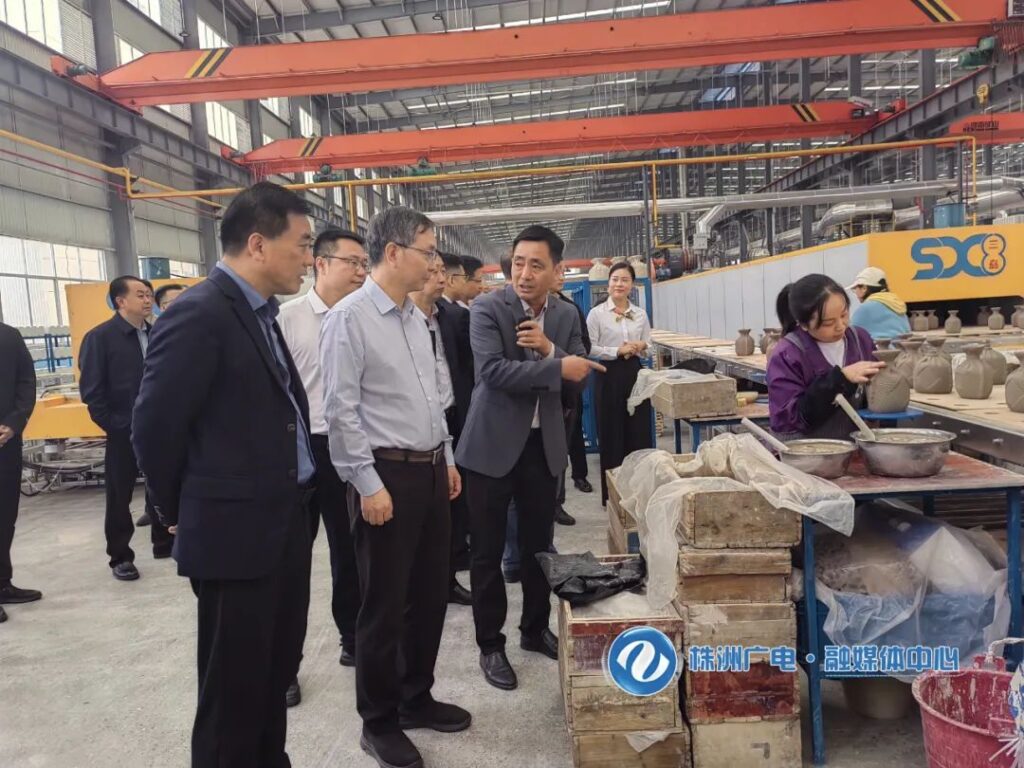 湖南：陈恢清赴泸溪县调研对口帮扶工作