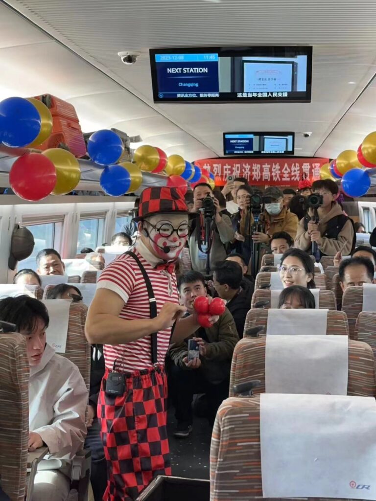 郑济高铁开行 两地人民出行更便捷